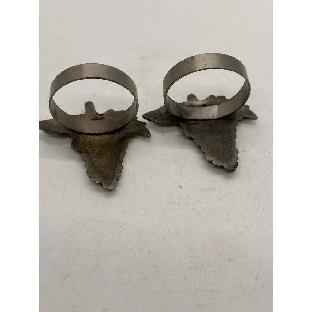 Pair Vintage Grape Cluster Metal Napkin Rings Bronze Tone Vineyard Table Decor